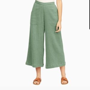 Billabong sunset beach crop wide-legged pants